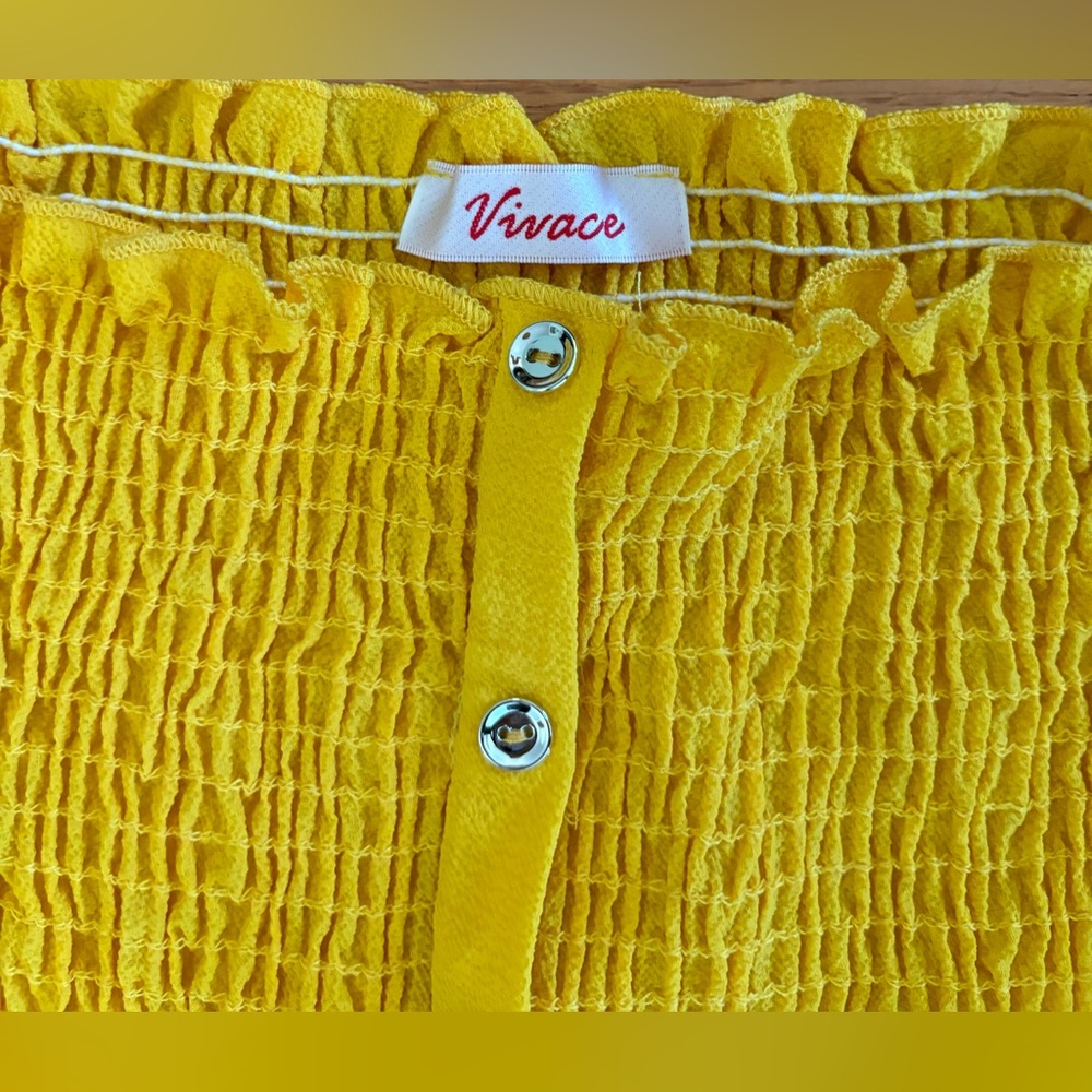 Vivace Blouse Women’s 2XL Yellow Crop Faux Buttons Ruched Long Sleeve Top Causal - Picture 2 of 6